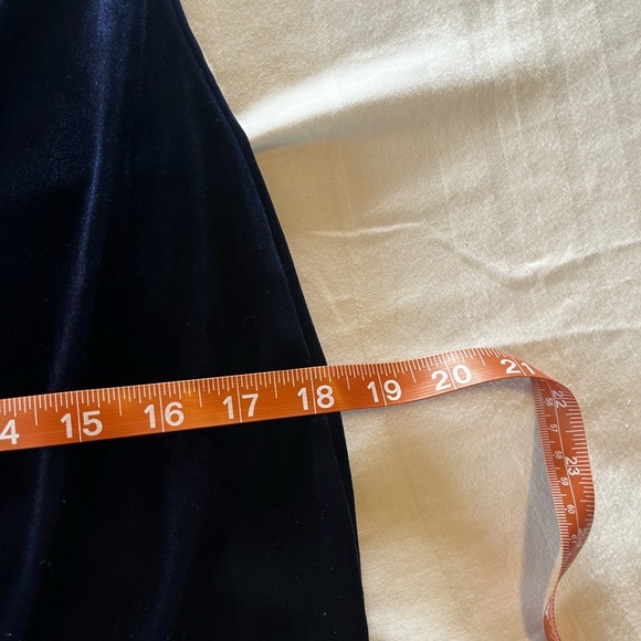 Women’s Dark Blue Velvet gown with slit and cowl neck. Jump Apparel “PL” size - Picture 7 of 9